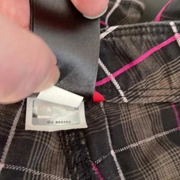 THE NORTH FACE Plaid Bermuda Style Shorts Black Pink Hike Gorpcore Granola 14 - Picture 10 of 12